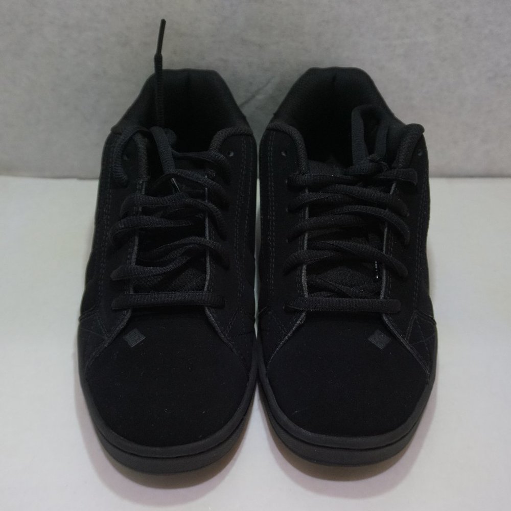 DC Shoes, size 7.5 in men, all black Graffik shoes.